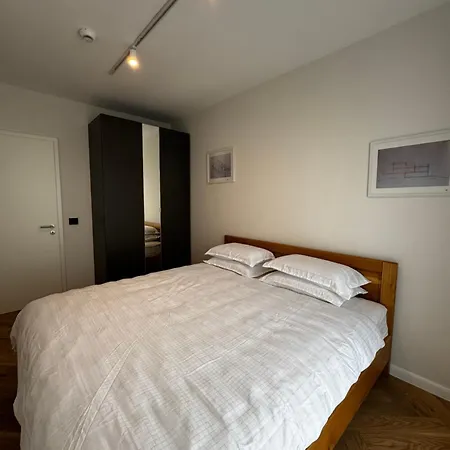 Romair Residences Apartman *